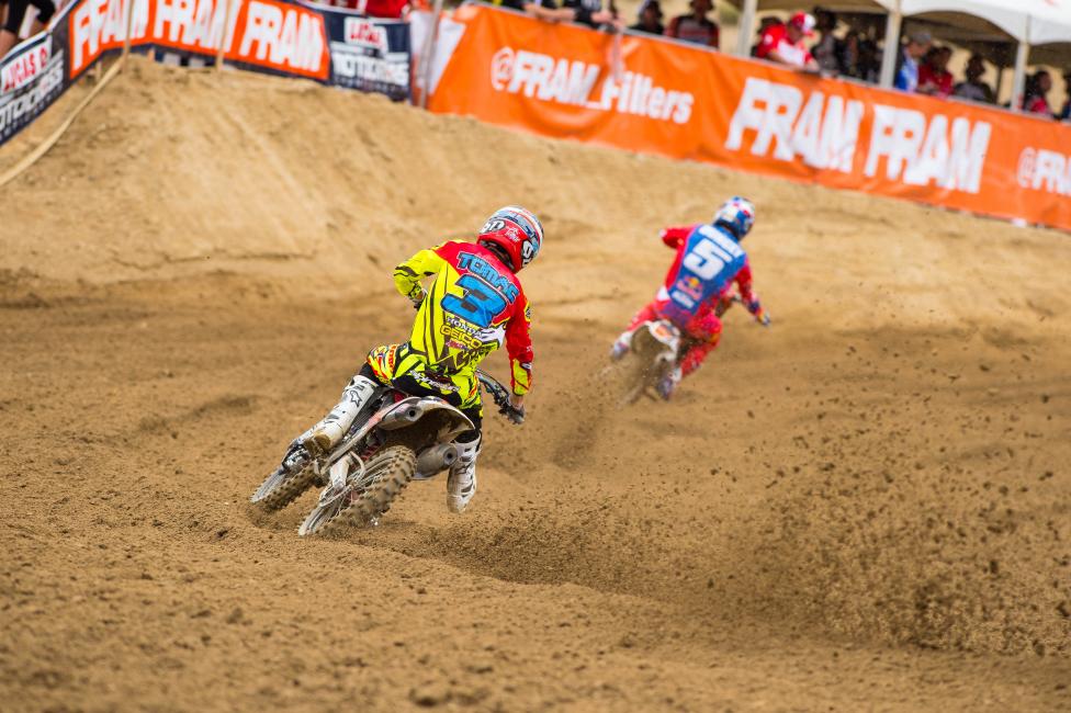 Tomac chases Ryan Dungey in the first moto at Glen Helen.