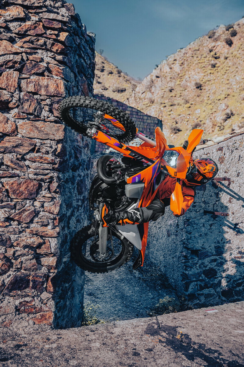 514140_MY24 KTM 300 XC-W - Action - Cat A - US_USA