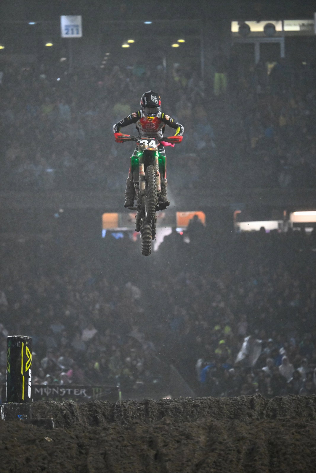 Ryder DiFrancesco sending it out front in his heat race!