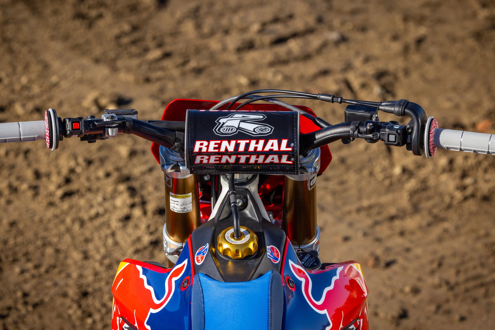 26_TLD_RED BULL DUCATI_BIKE DETAILS_07