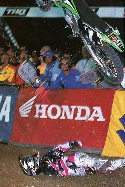 With this crash in Las Vegas, Stewart knocked himself out of his 125 title defense.