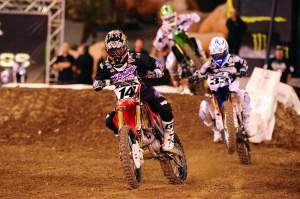 A rejuvinated Kevin Windham led Josh Grant and Villopoto early.