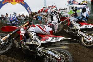 Clement Desalle (25) and Mickael Pichon (101) battle it out. Desalle was sixth overall. Pichon was eighth.
