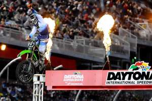 Ryan Villopoto recovered from his 19th-place last week to win his fourth main event of the year at Daytona.