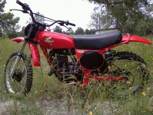 Click through this gallery to see more shots of Carl's '76 CR250.