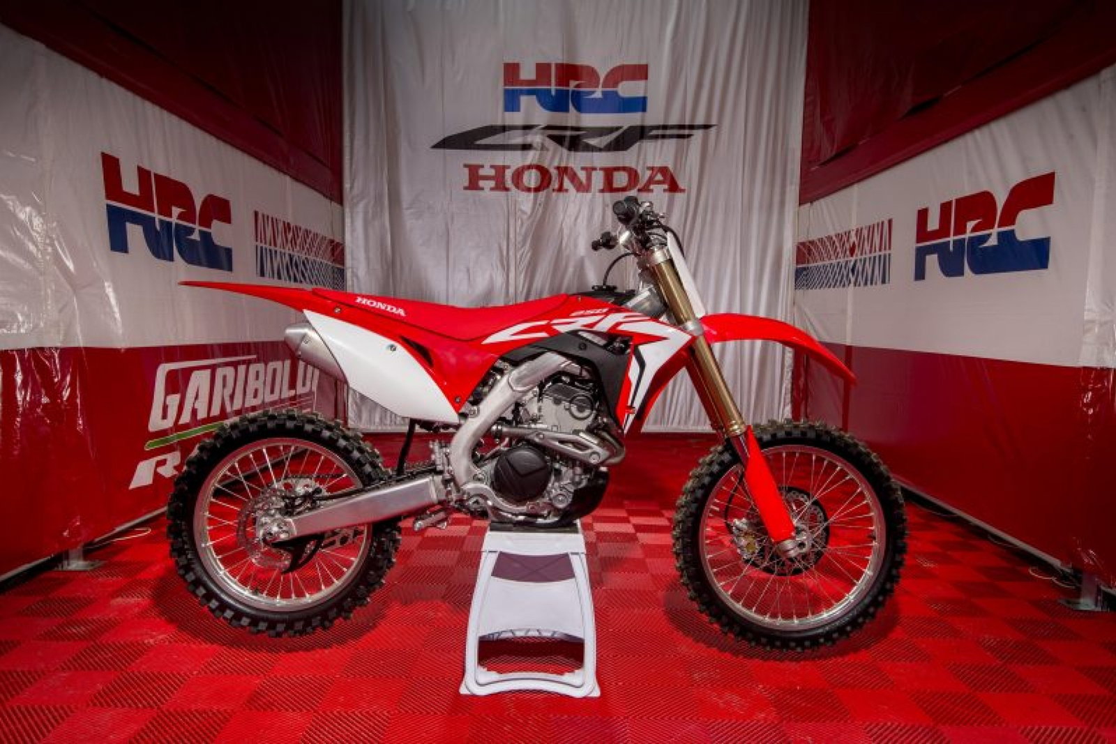 HRC ホンダ サイドカウル レッド Michele Cervellin To Debut 2018 Honda CRF250RW at USGP - MXGP