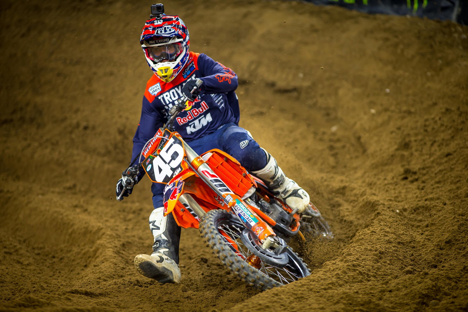 Smith is 12 points back of Osborne for first in points.