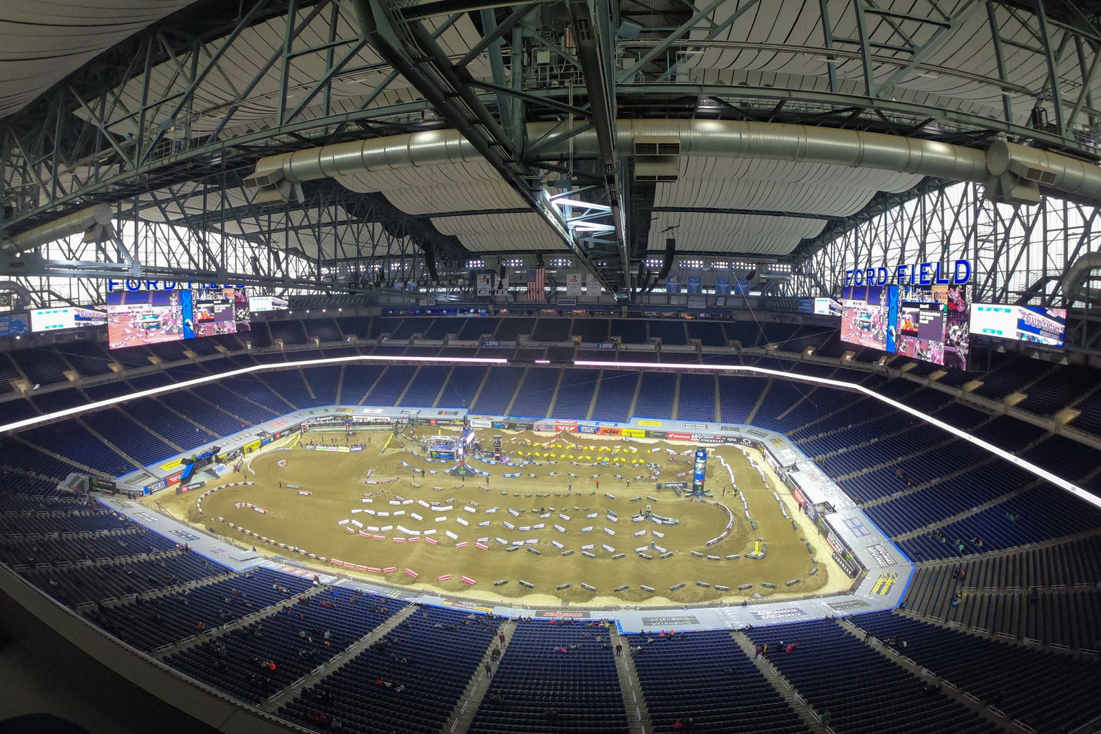 Race Day Feed: Detroit