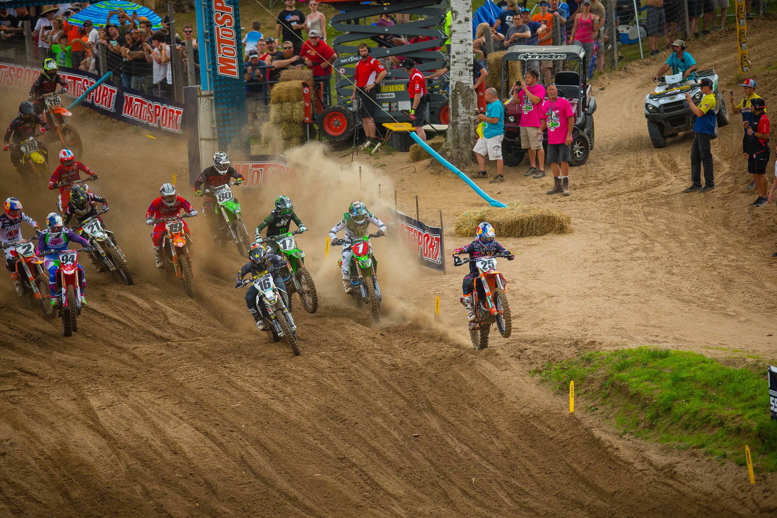 That's a bad-ass pack of racers at the front of the 450 field.