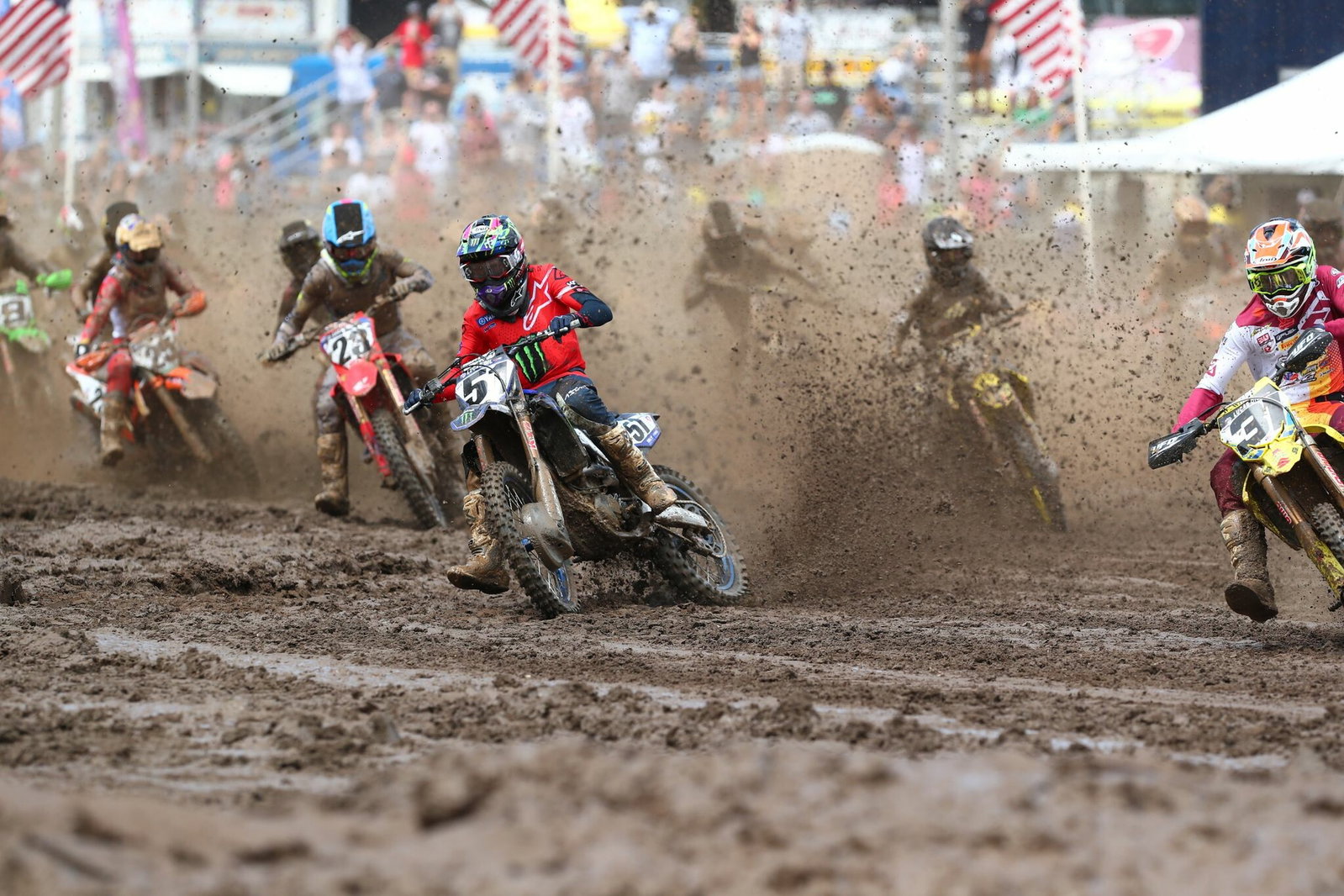 Justin Barcia and Fredrik Noren battles for the holeshot.