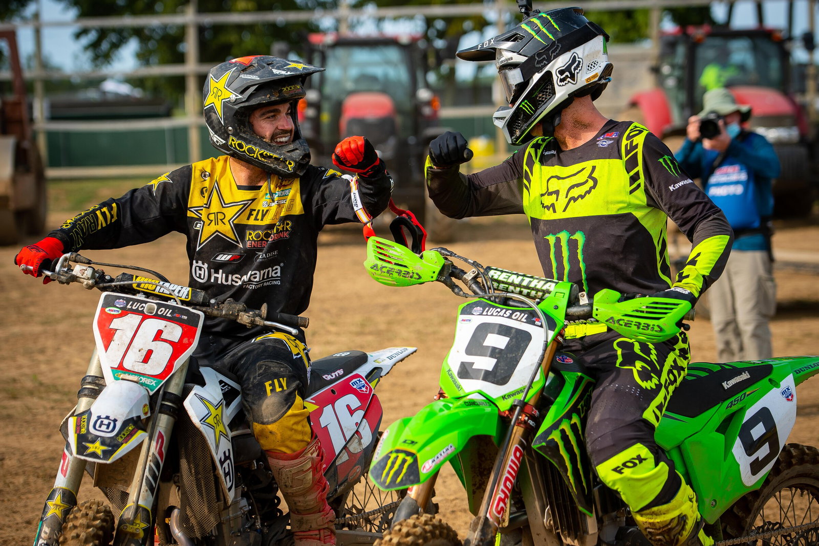 Osborne and Cianciarulo congratulate one another after the second moto.