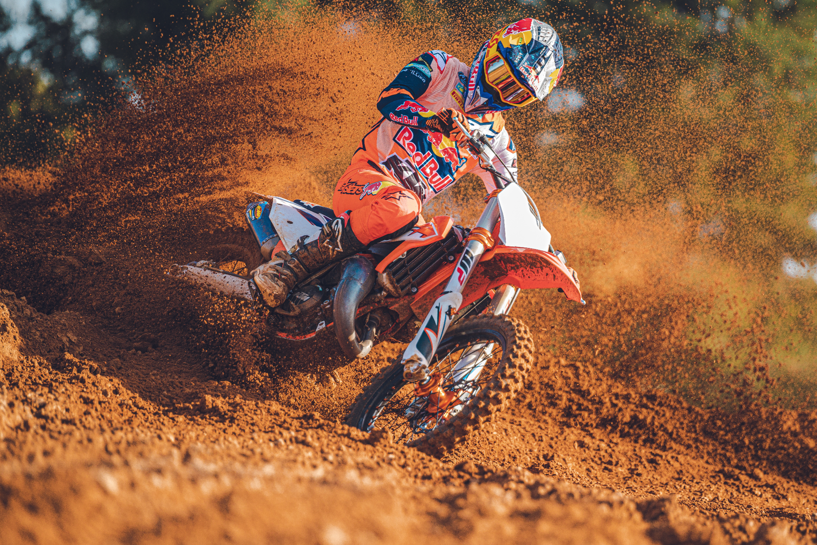 Watch: Herlings and Vialle Launch the 2022 KTM Lineup