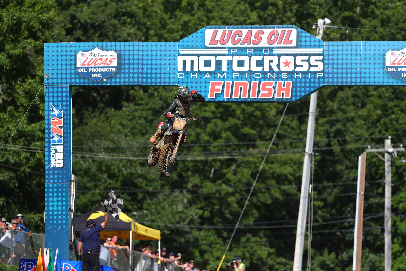 After finished first and second in the first moto, respectively, Dylan Ferrandis and Ken Roczen swapped finishing positions in the second moto. The title rivals both scored 47 points but Ferrandis' second-moto win gave him the overall.