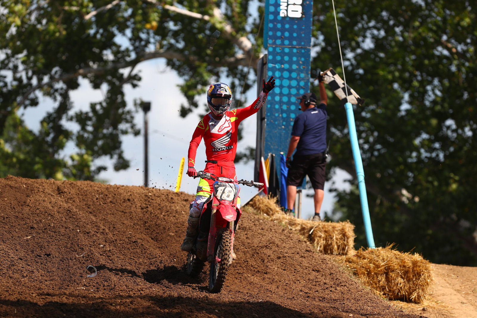 Jett Lawrence took the second moto win, repeating his strong performance from the first moto.