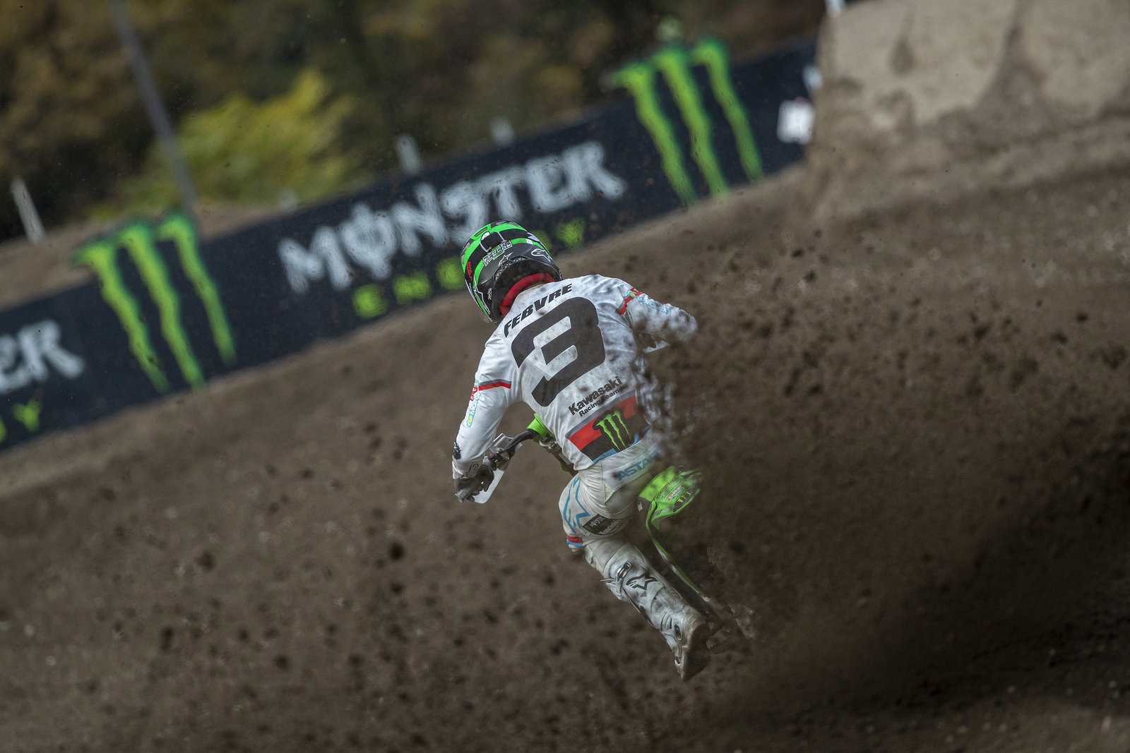 250 Words: Renaux Clinches, MXGP Tightens Again