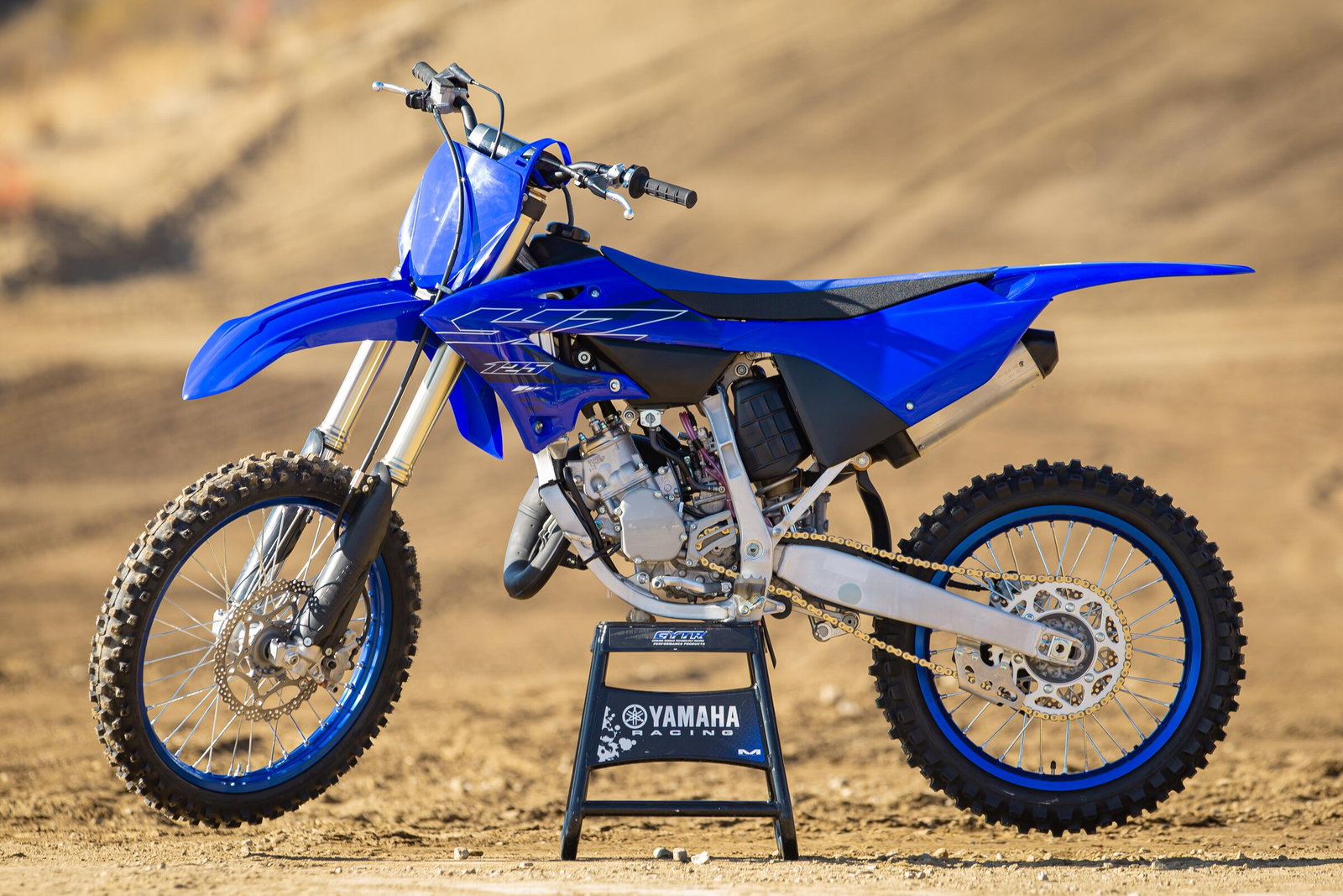 ヤマハYZ125 First Ride on the 2022 Yamaha YZ125 | Right For 85cc Graduate