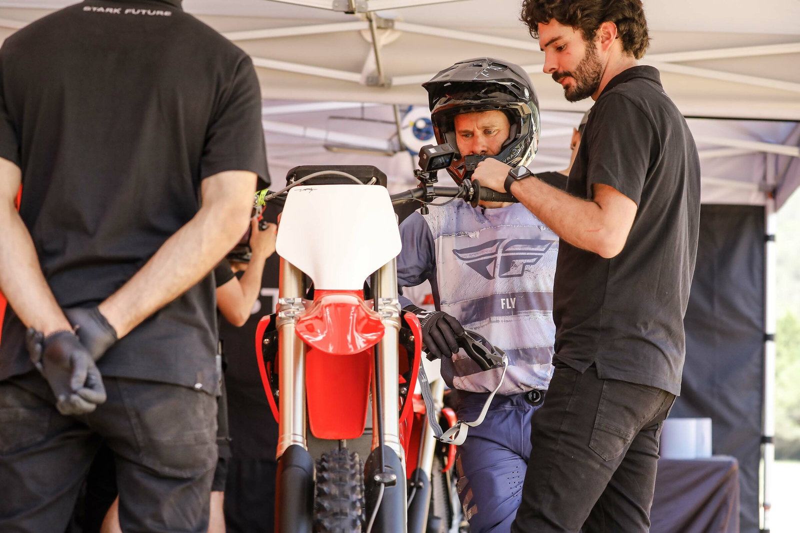 RacerX_StarkFuture_PressLaunch__I5A6510_0208