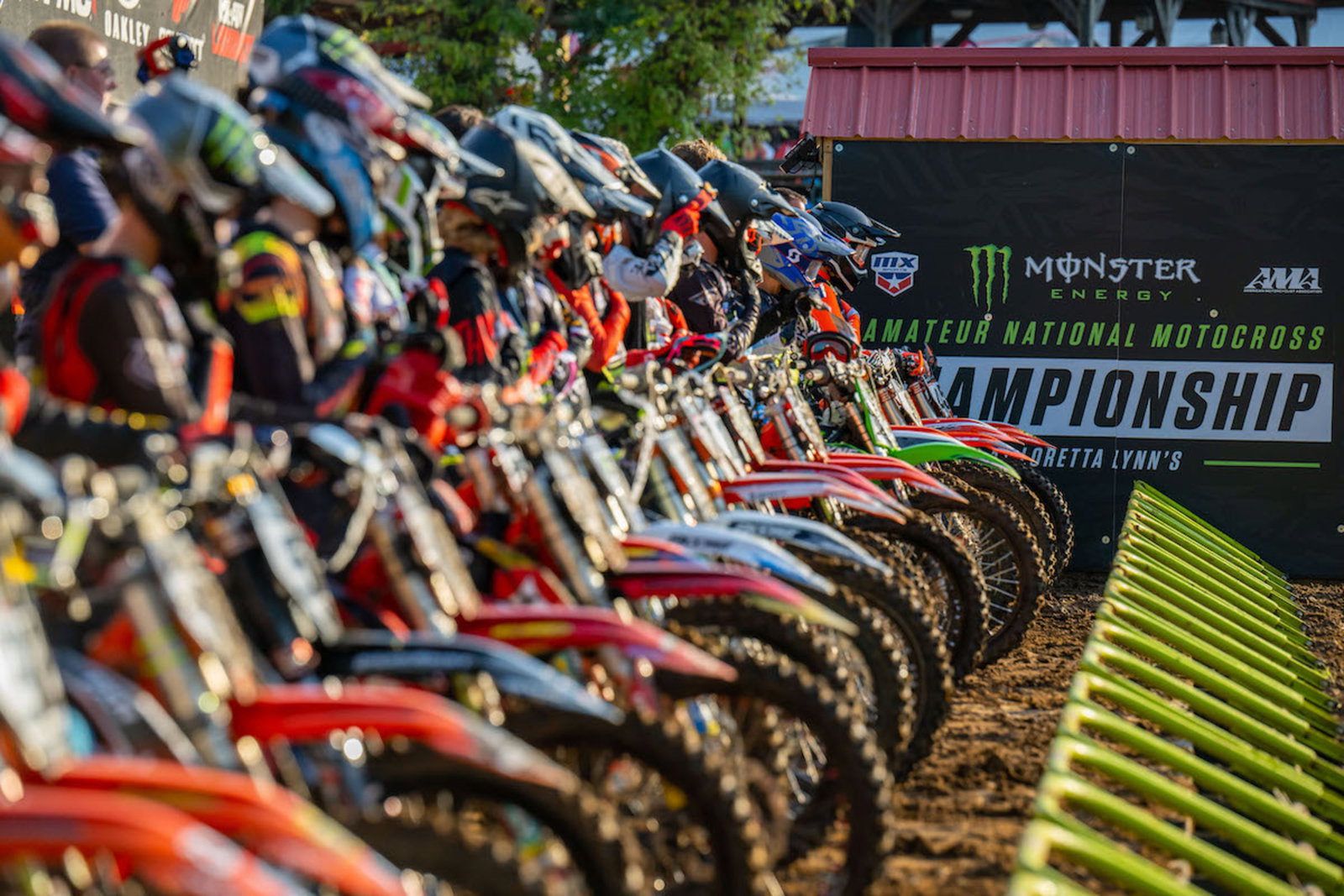 2022 Loretta Lynn's: Friday Recap