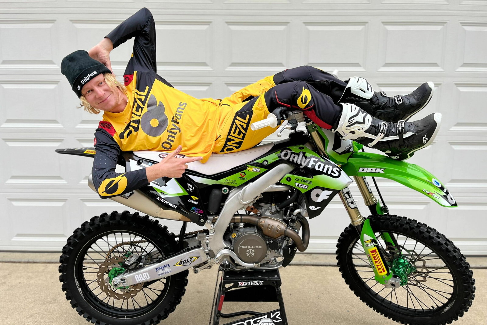 スポーンコリ　Spånkorg Logan Karnow Explains How OnlyFans Became His Title Sponsor for