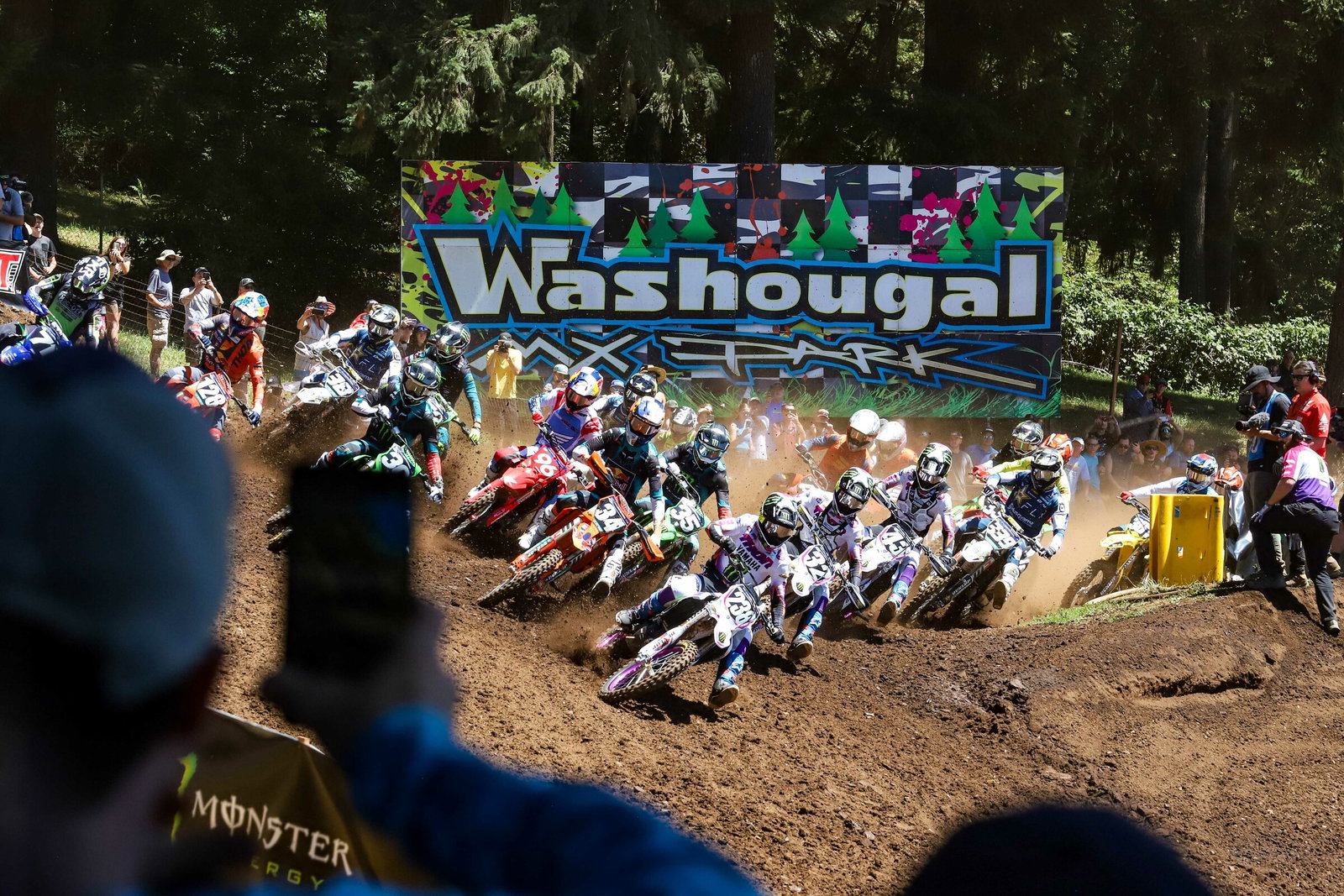 The start of the first 250 Class moto.