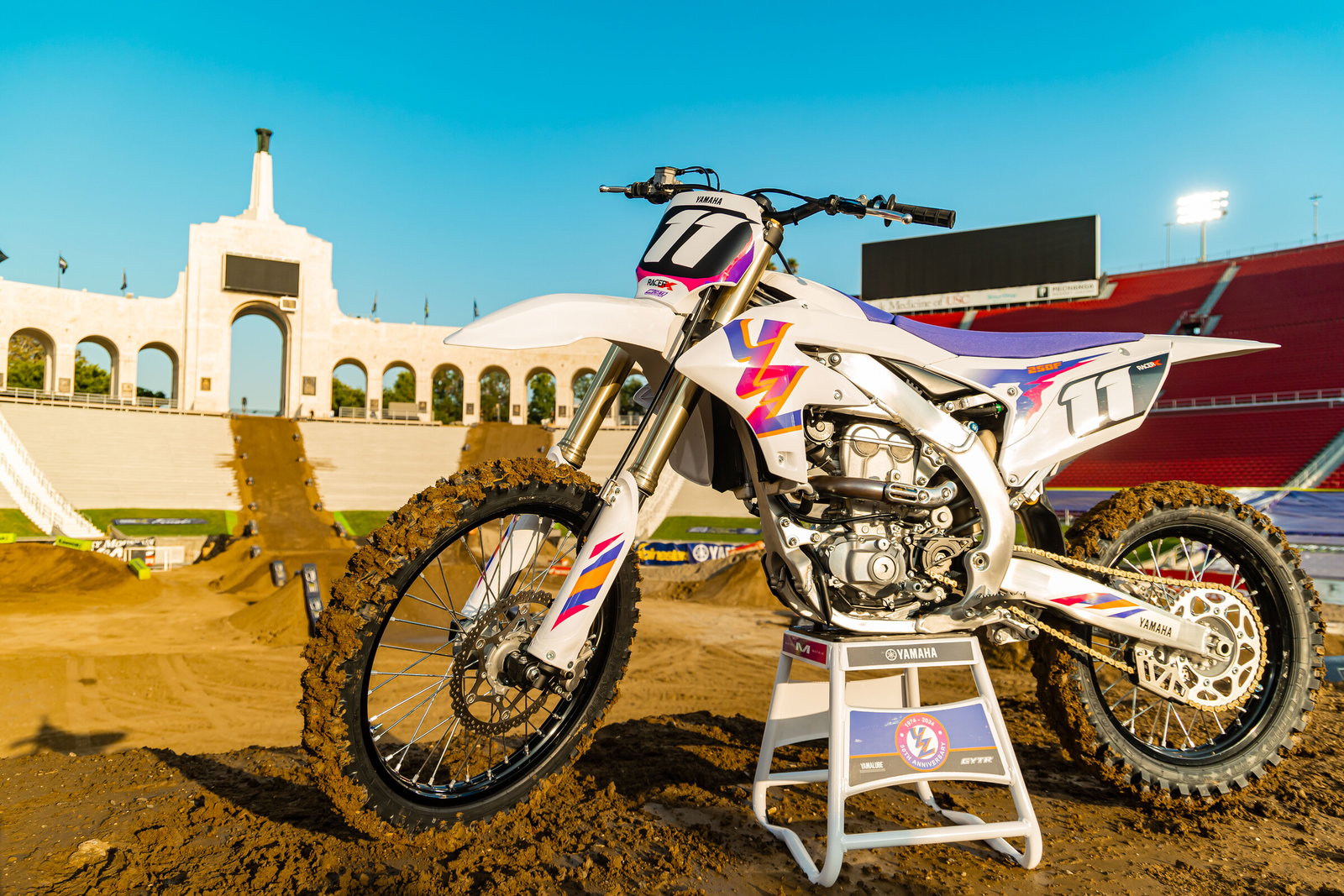 Video: 2024 Yamaha YZ250F Bike Introduction & Test - Racer X