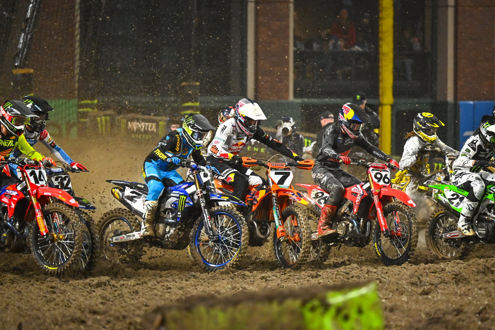 Start of the second 450SX heat race.