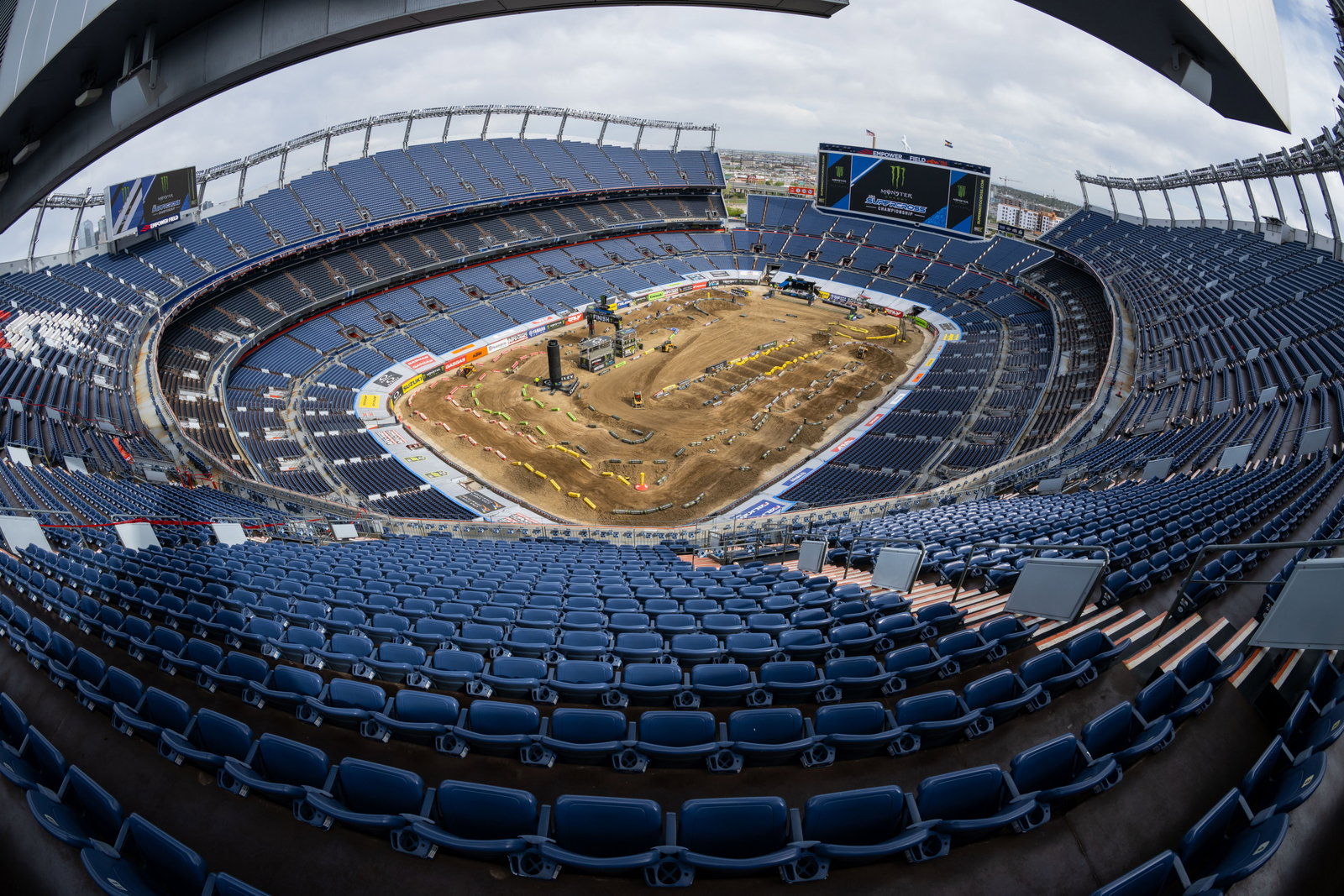Race Day Feed: Denver