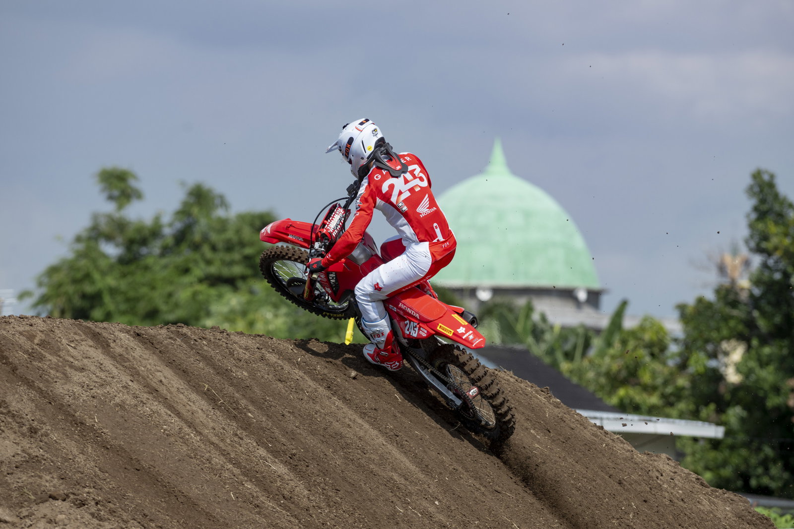 Between the Motos: Red Leader
