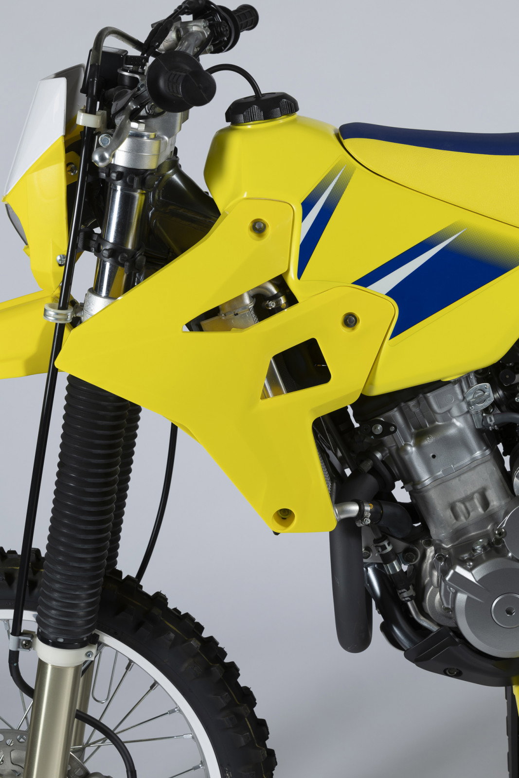 Polisport Releases Restyling Kit for Suzuki DR-Z400 (2000-24