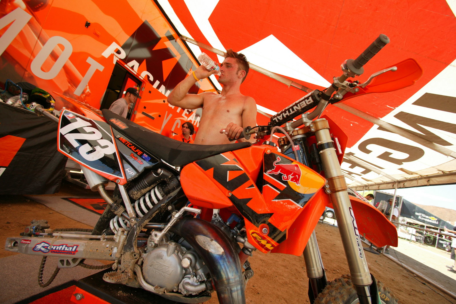 Brett Metcalfe Announces Retirement