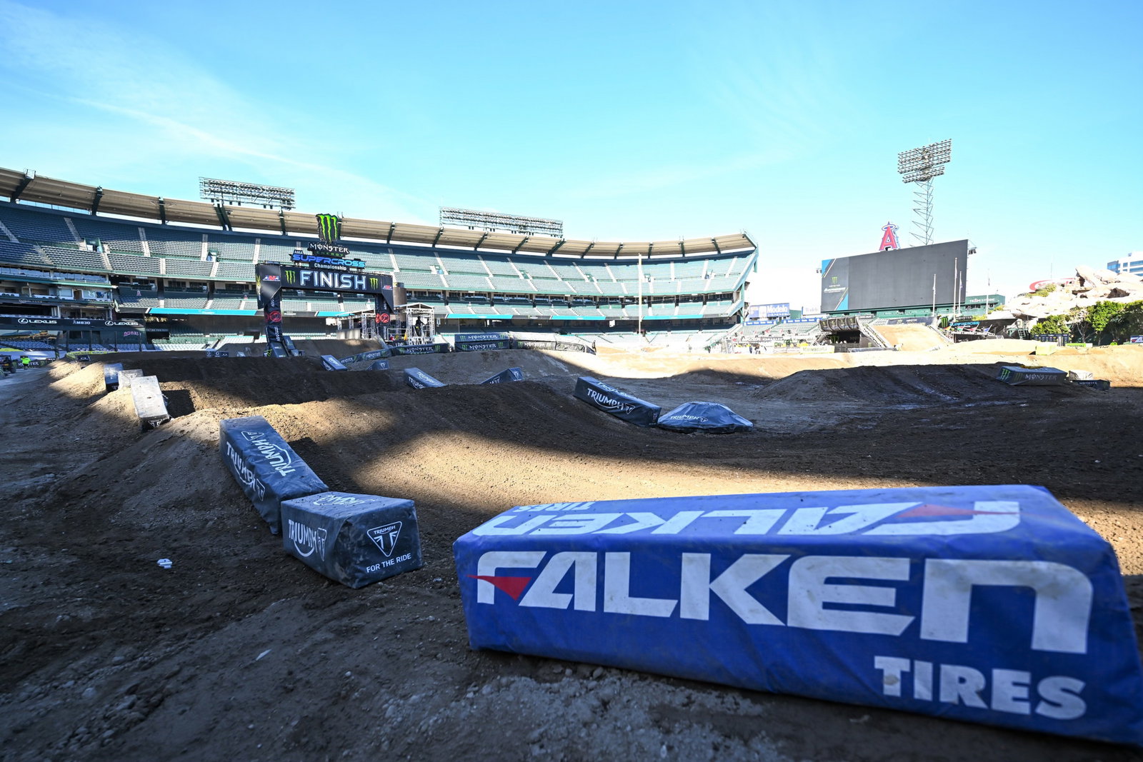 Anaheim 2 SX Press Day Interviews and Raw Riding: ft. Lawrence Brothers, Enzo Lopes, and More 