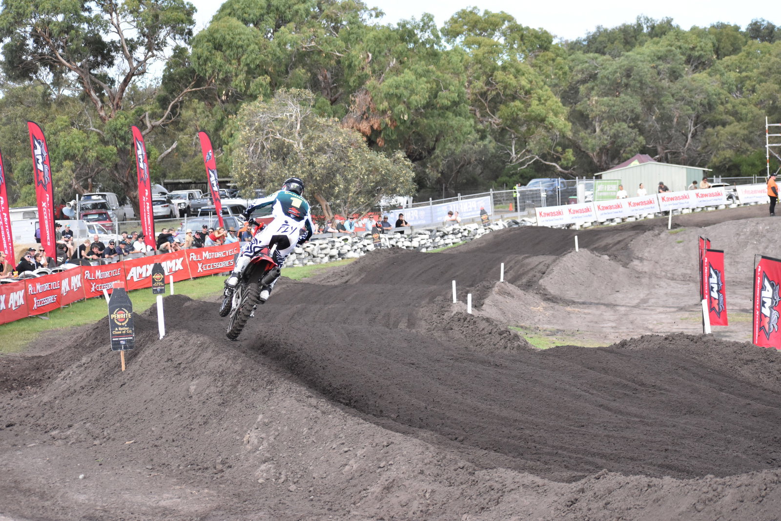 Savage Battle Down Under! 