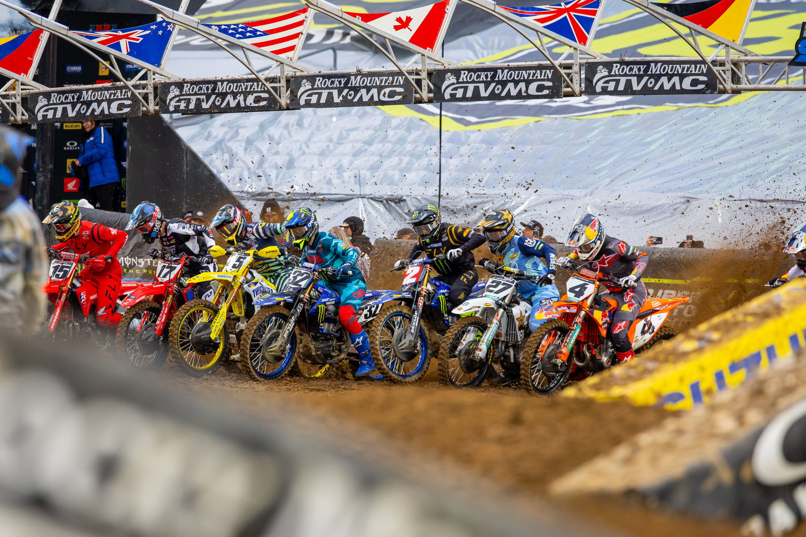 Sexton, Davies Score Big Wins at Philadelphia Supercross