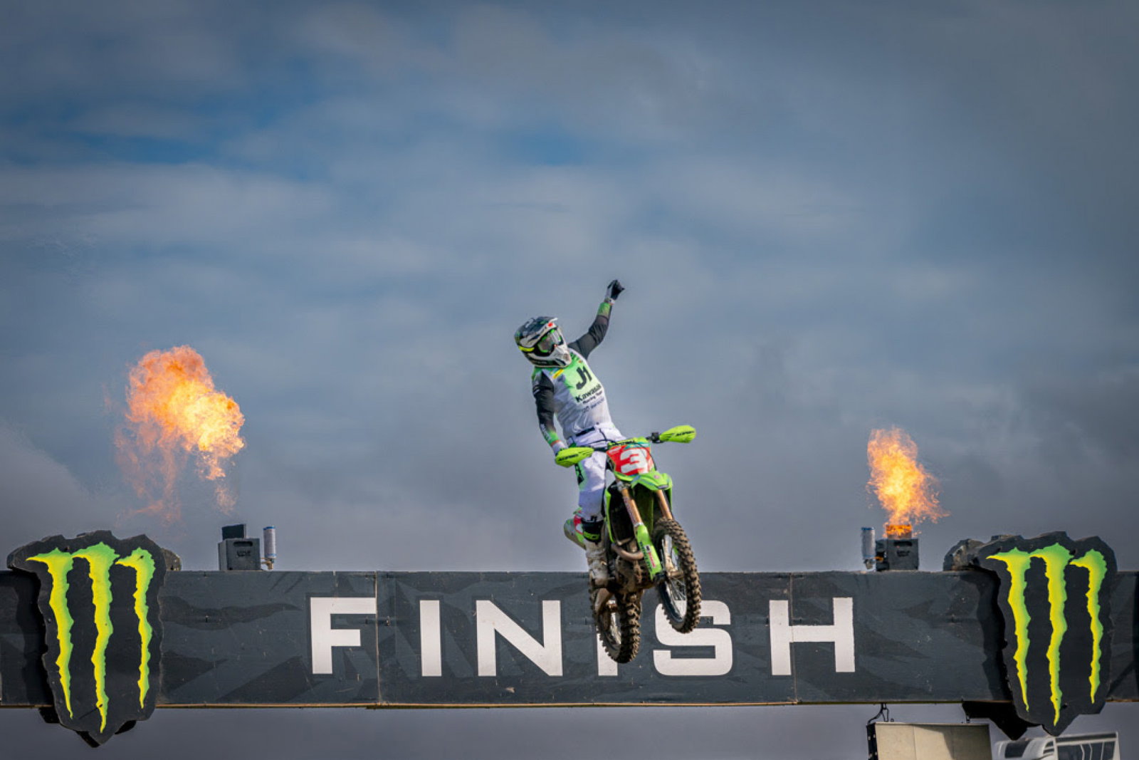 Febvre Extends Points Lead Over Lucas Coenen Behind MXGP of Great Britain Victory