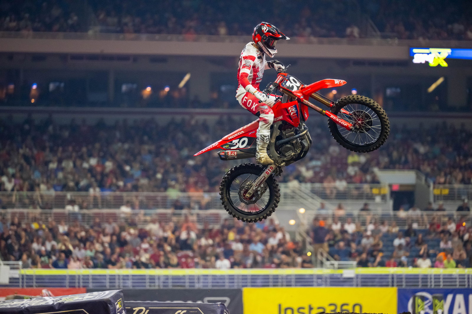 Despite Sickness, Jo Shimoda Wins 2025 SMX Playoff 2, Takes Over