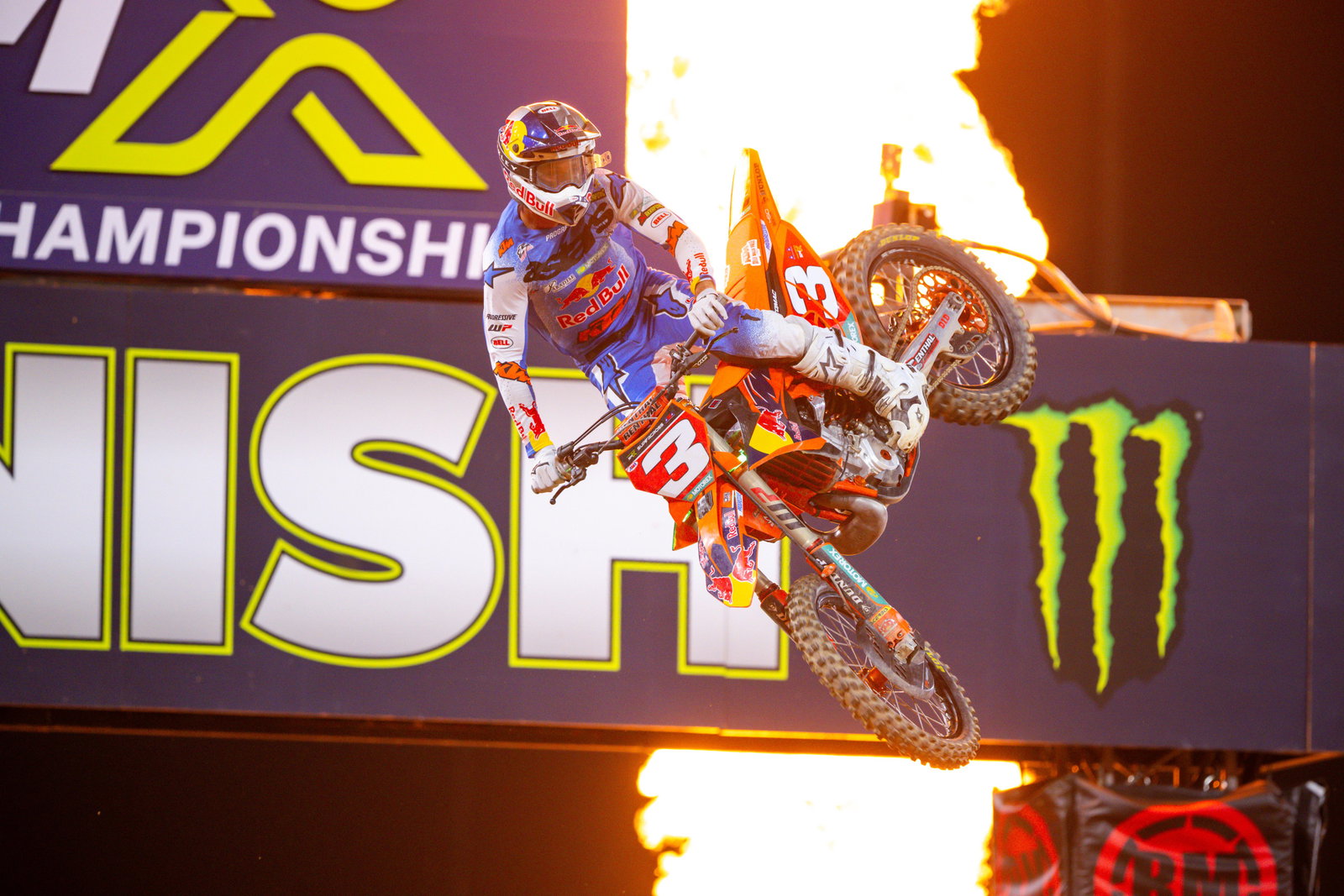 Eli Tomac starts 2026 supercross with two straight main event wins.