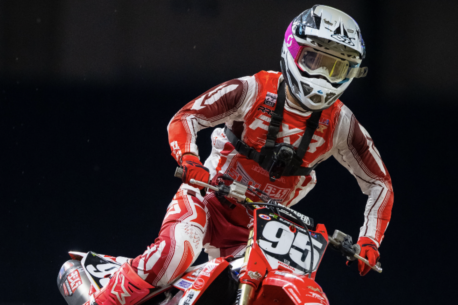 Vide: Big Booter Jumps! Luke Neese Raw Press Day Lap at Detroit SX