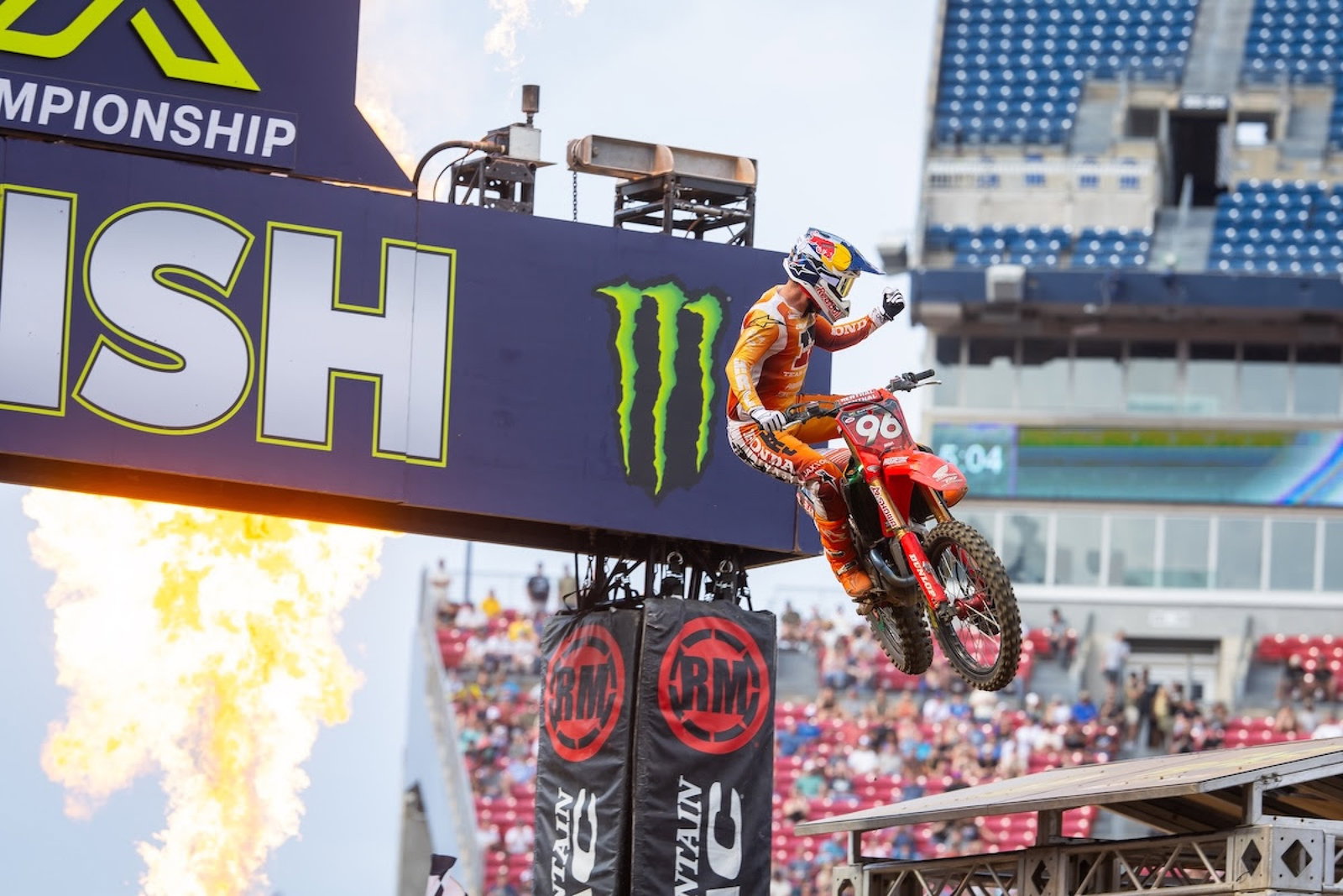 Hunter Lawrence Rises to the Occasion in Nashville