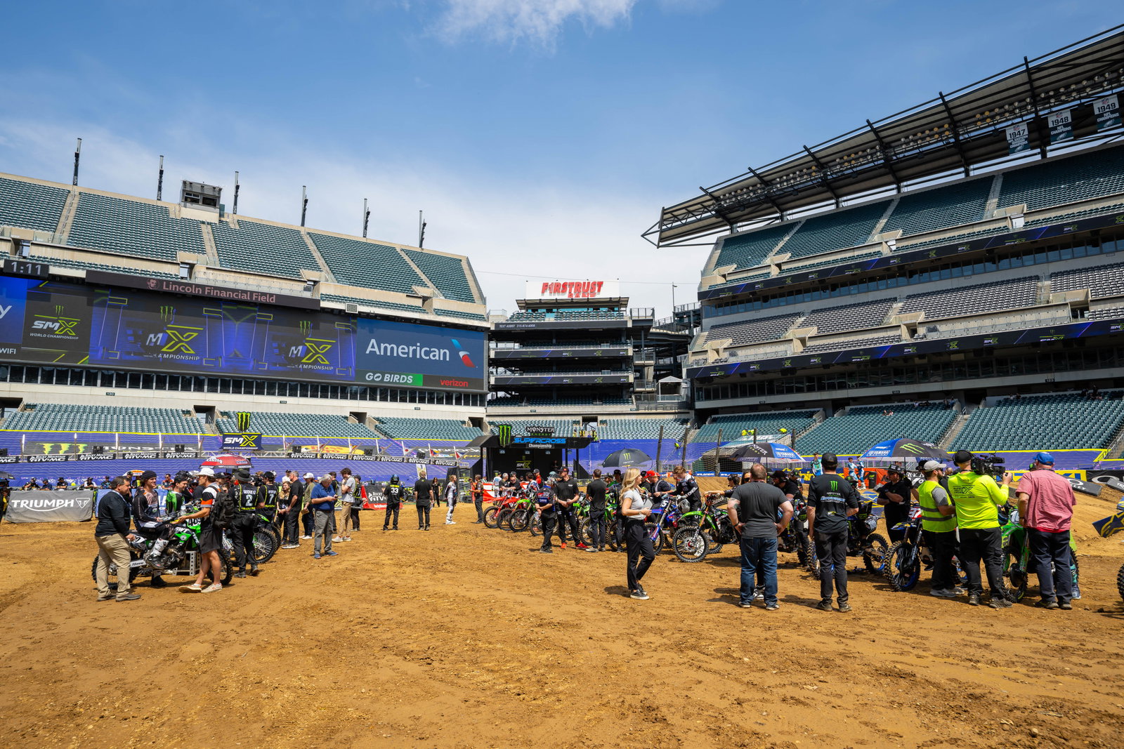 クラウン.st レインボー Racerhead #17: Chaos in Cleveland, Philadelphia SX Preview - Racer X
