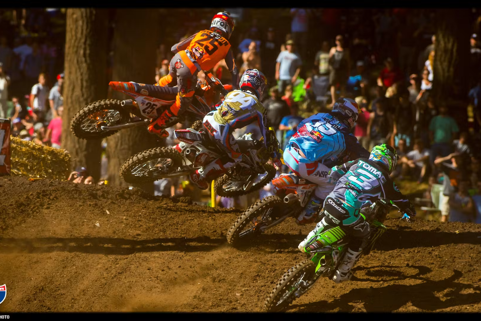 Watch: 2016 Washougal Moto 2, James Stewart's Last Race, Tomac and Roczen Battle Again