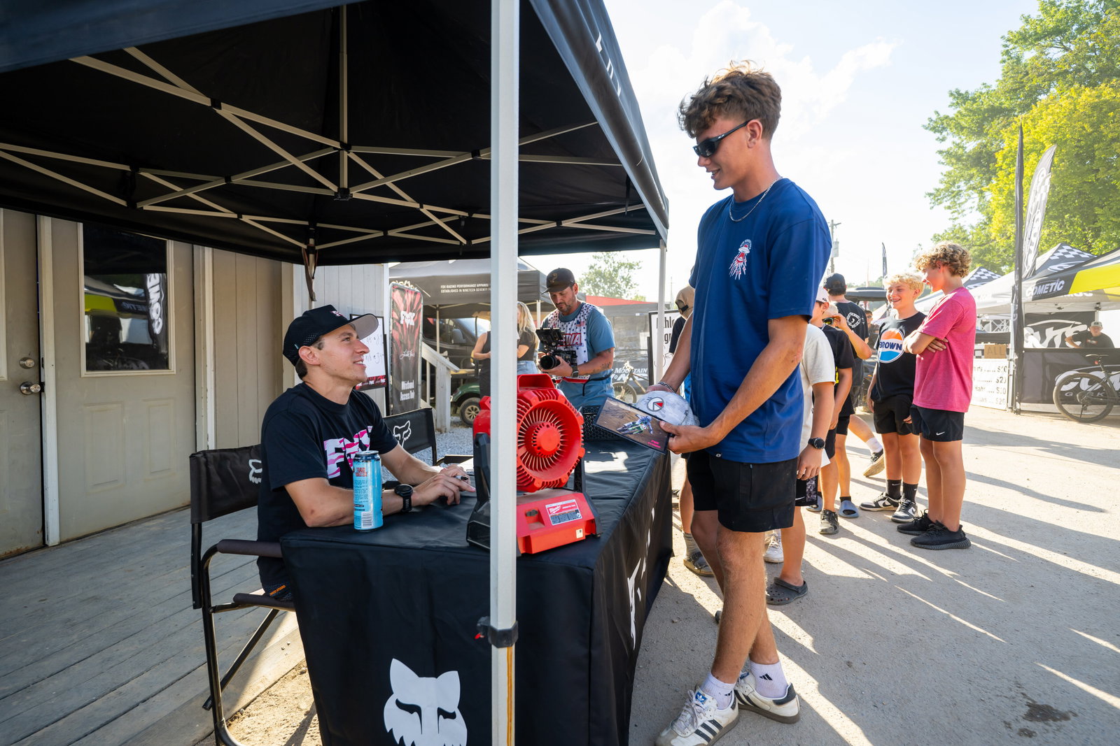 Seth Hammaker swung by and signed some autographs.