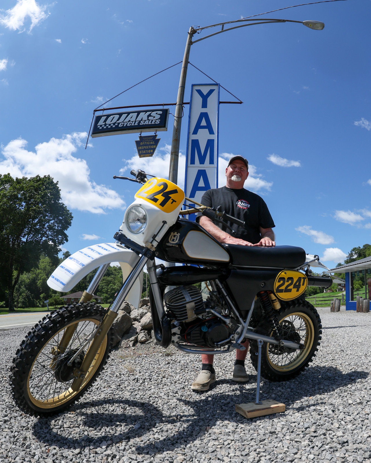 Ed_Lojak_1982_Husky_Replica-02
