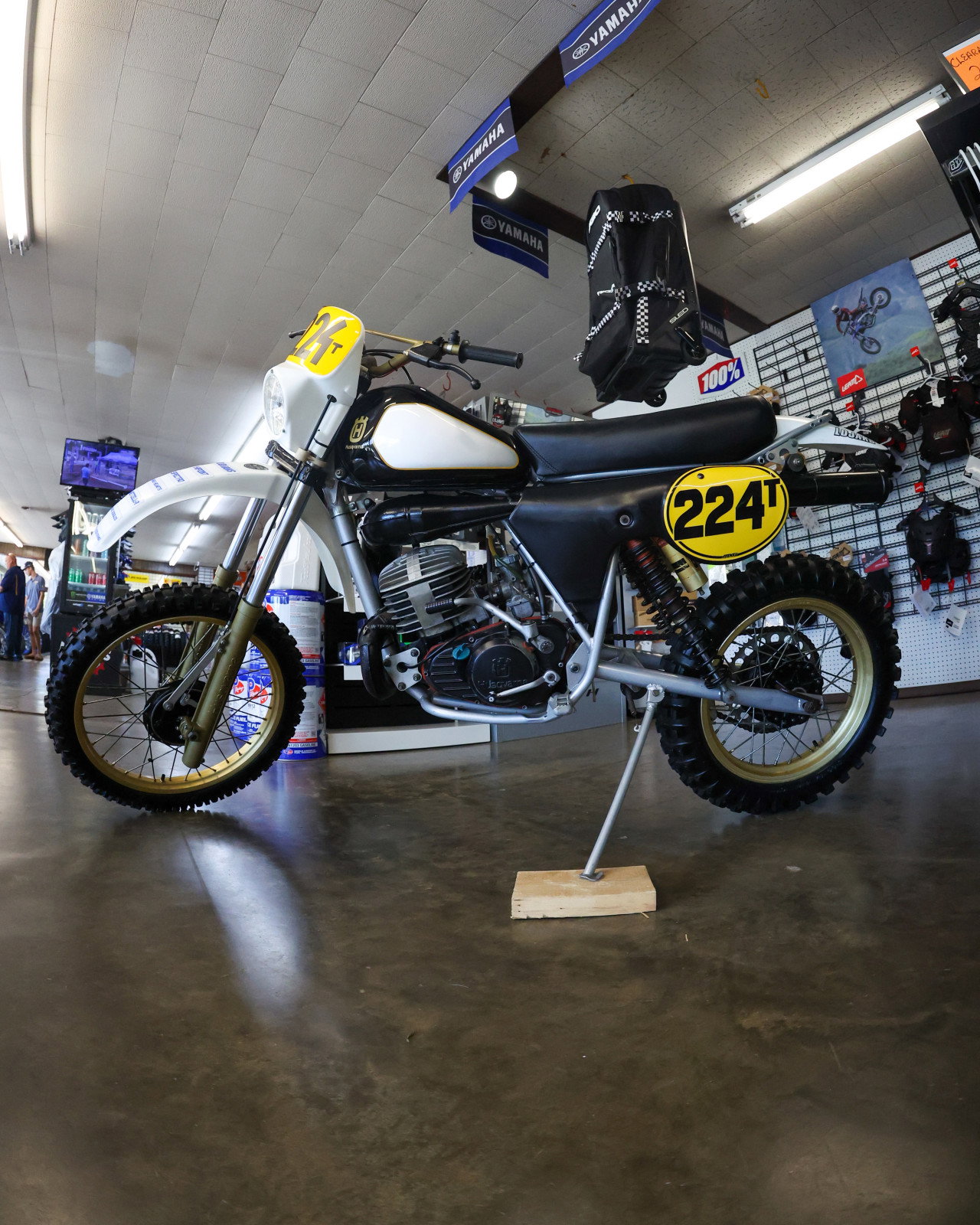 Ed_Lojak_1982_Husky_Replica-091