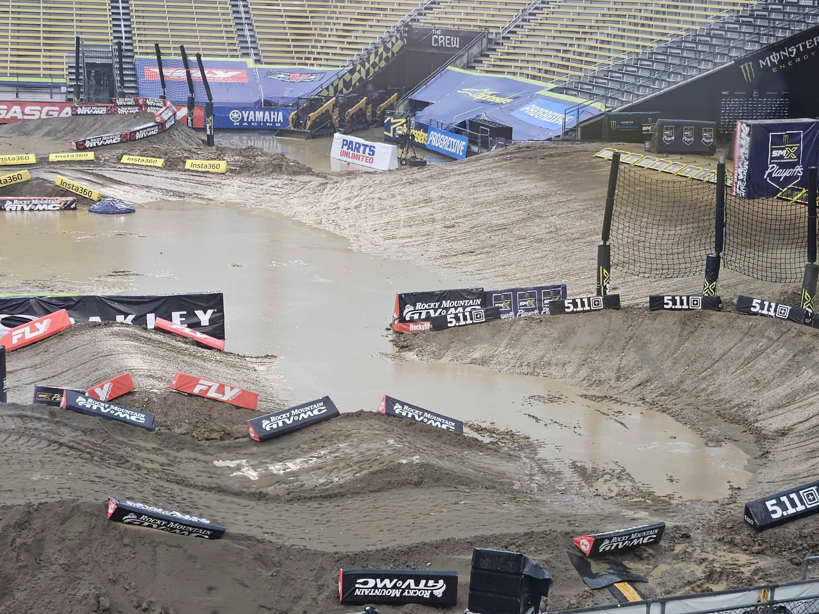  Still raining pretty hard and the track is starting to puddle up here...