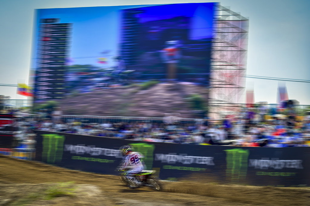 MXGP of China Qualifying Race Report: Herlings and Farres Win
