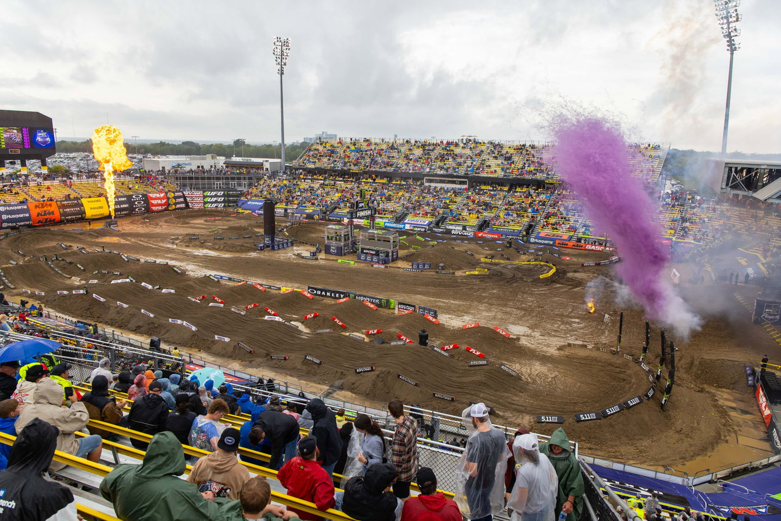 Chaos in Columbus: SMX Playoff 1 Brings Weather Delay, Wild Day of Racing