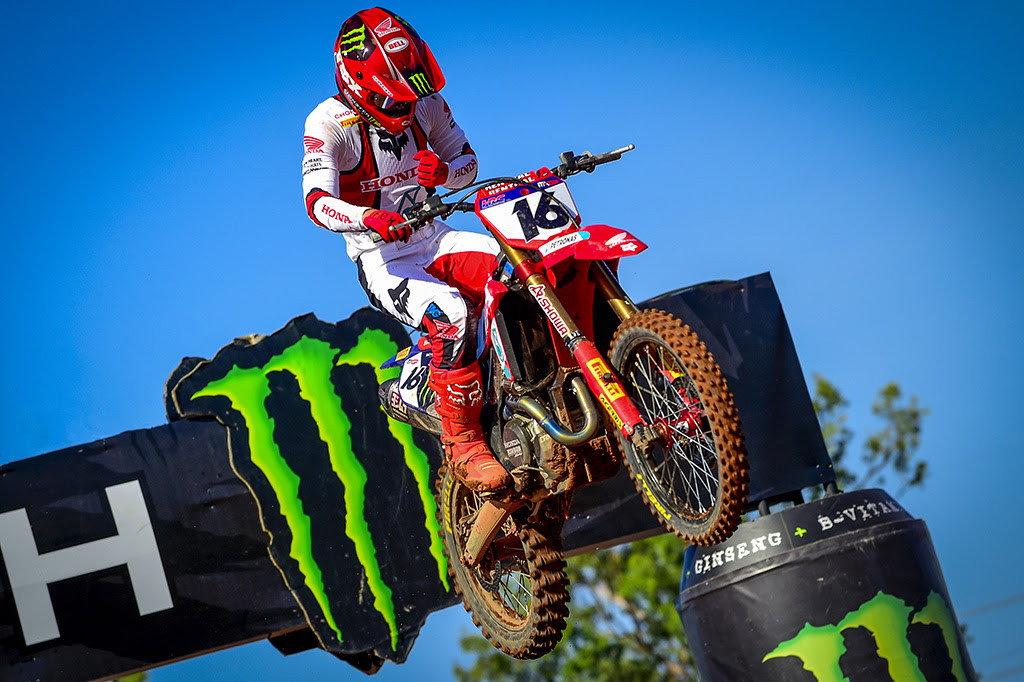 Vialle (MXGP) and McLellan (MX2) Win Qualifying Races at MXGP of Australia Season Finale