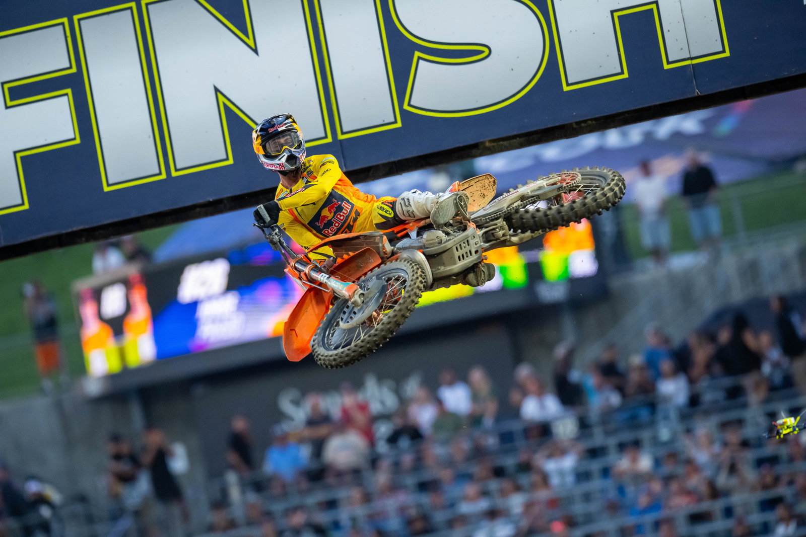Jorge Prado goes 2-2 for the overall win in LA.