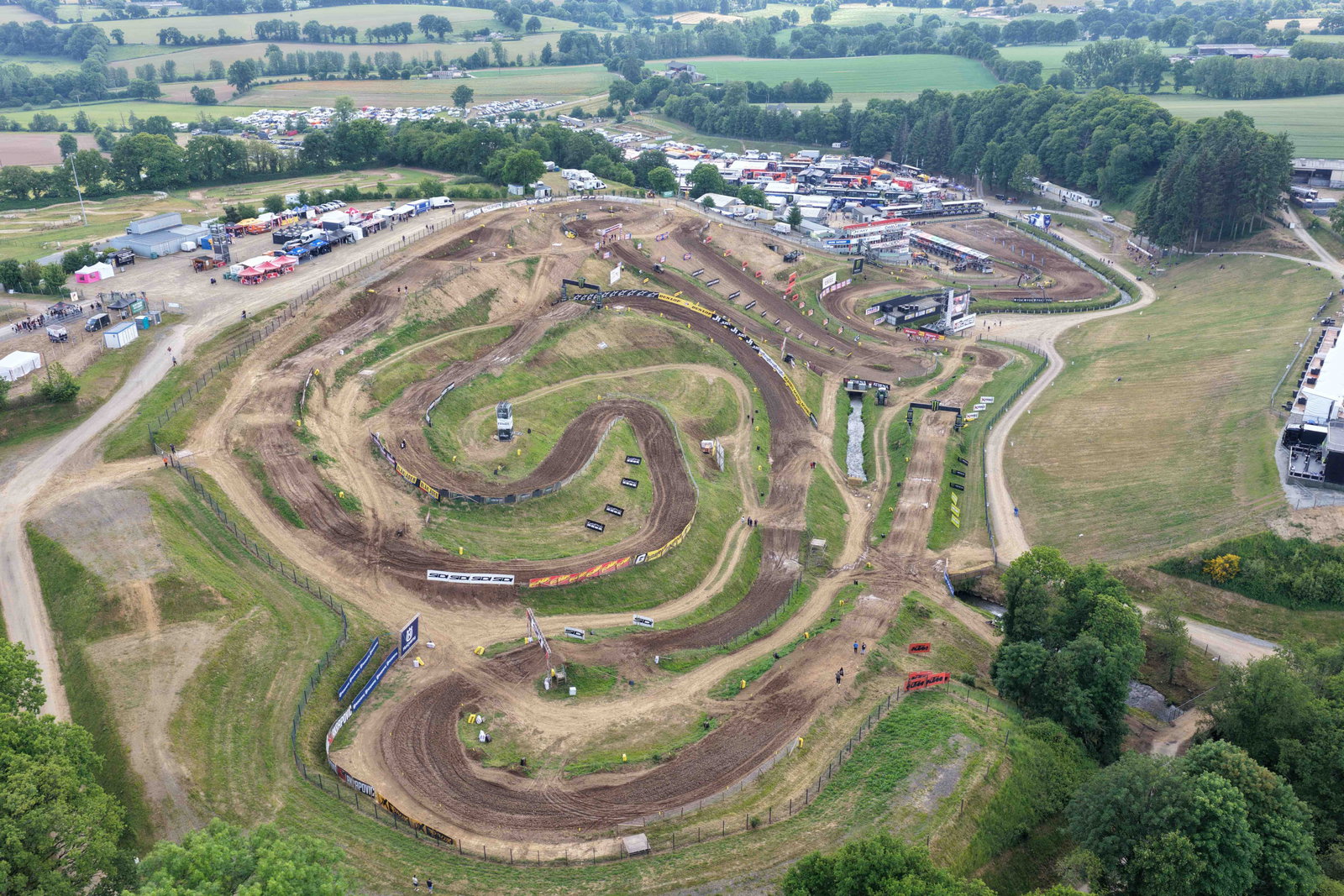 Ern&eacute;e, France layout.