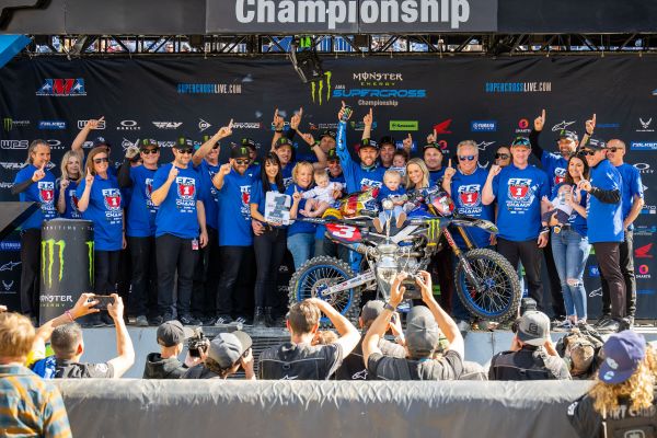 Eli Tomac and Monster Energy Yamaha Star Racing celebrate the Colorado native’s 2022 450SX title at the 16th round Denver Supercross.